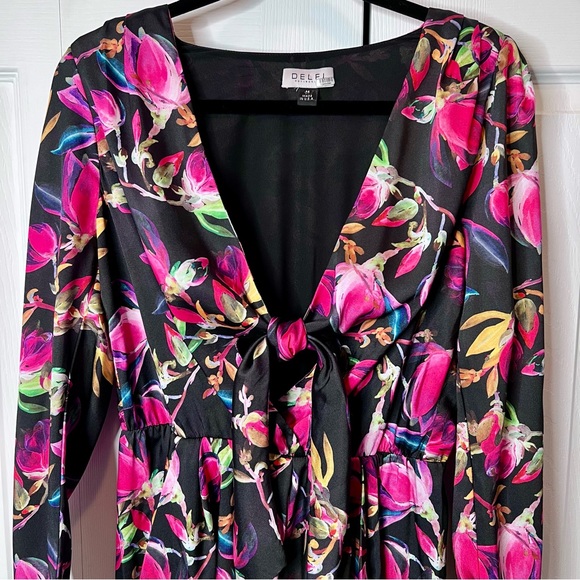 Delfi Collective Lindsay Colorful Floral Gown Dress Medium Keyhole Tie Front - Picture 3 of 15